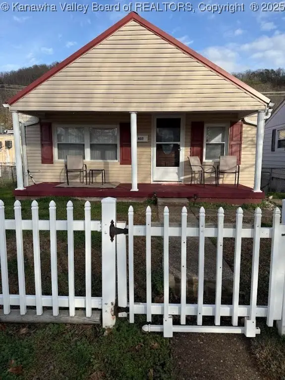 407 Dupont Avenue, Nitro, WV 25143