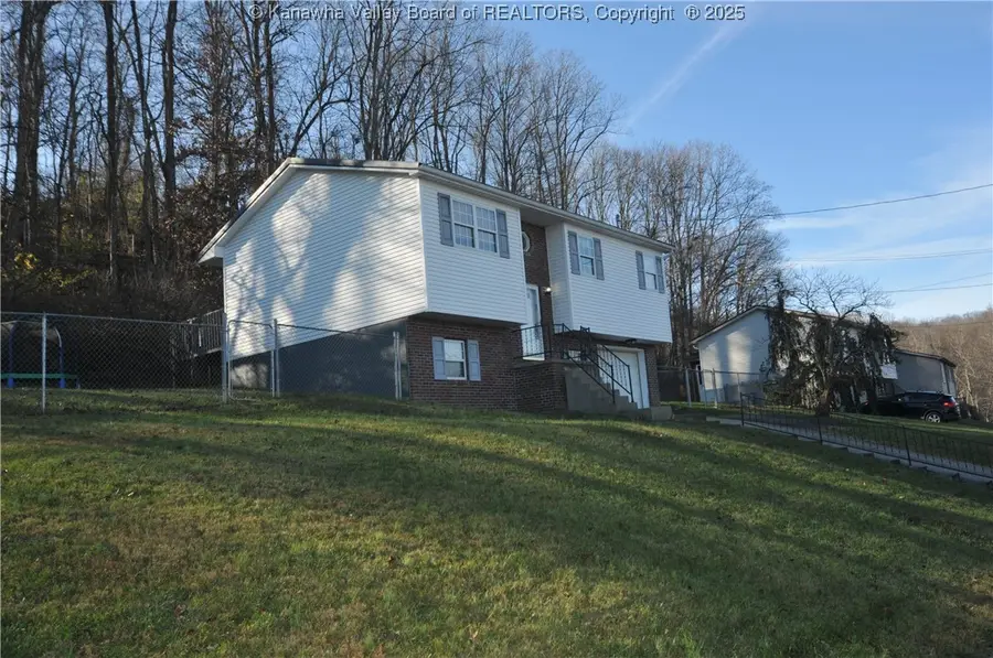 111 Phyllis Drive, Charleston, WV 25302 - Image #2