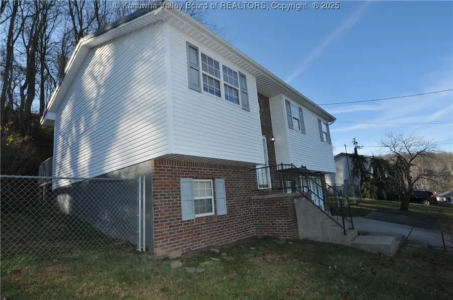 111 Phyllis Drive, Charleston, WV 25302 - Image #3