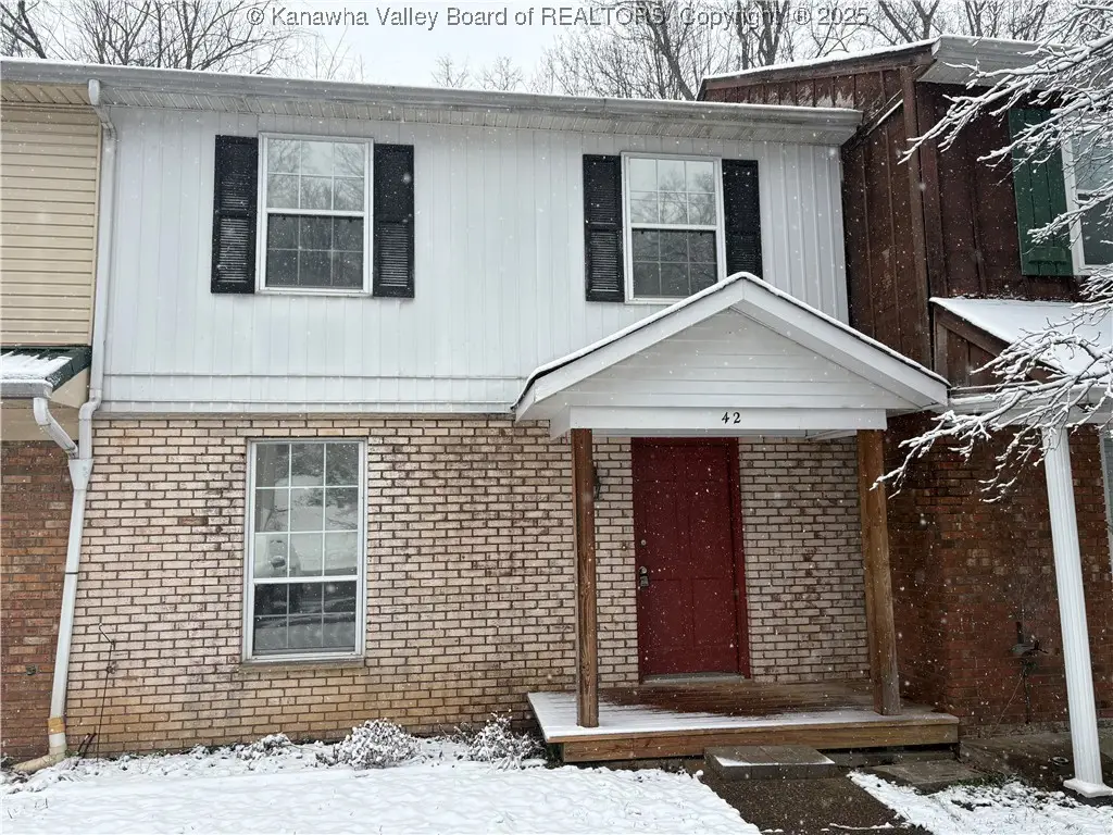 42 Geronimo Drive, Saint Albans, WV 25177 - Image #1
