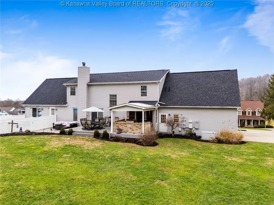 8 Country Oaks Drive, Barboursville, WV 25504 - Image #3