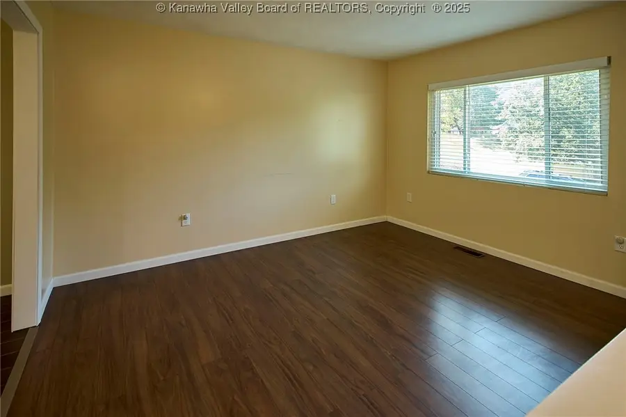 5294A Questa Drive, Cross Lanes, WV 25313 - Image #2