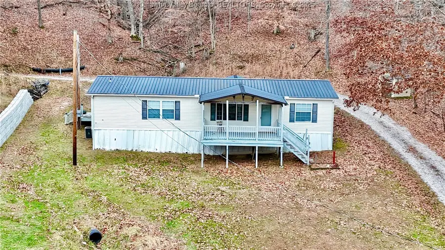 630 Trace Creek Road, Hamlin, WV 25523 - Image #2