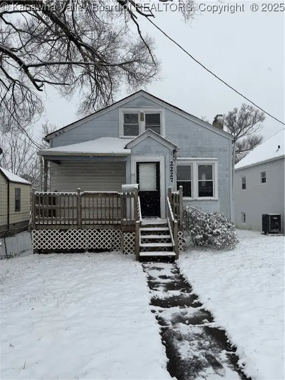 2227 Kanawha Terrace, Saint Albans, WV 25177 - Image #1