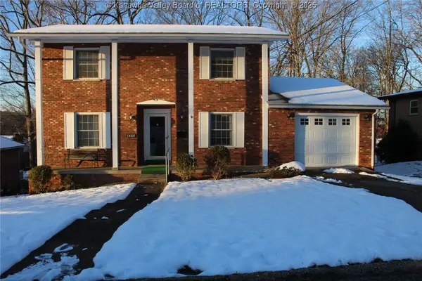 1404 Village Drive, South Charleston, WV 25309