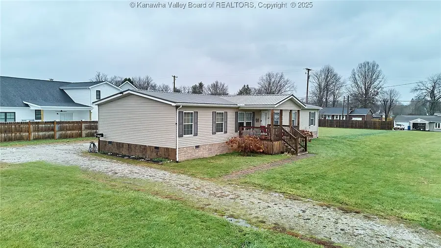 374 Sunnybrook Drive, Hurricane, WV 25526 - Image #2