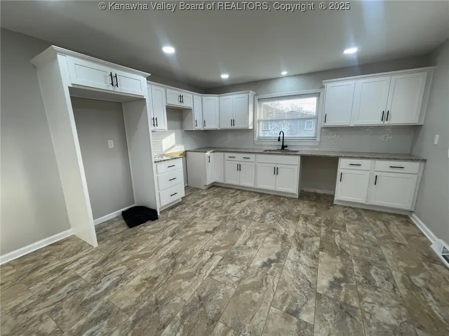 1325 Park Avenue, Nitro, WV 25143 - Image #2