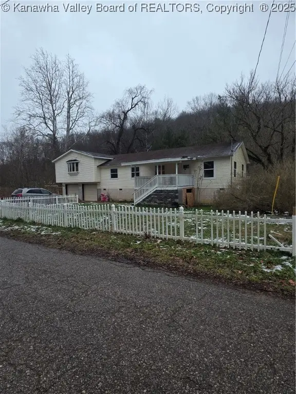 5217 Dalewood Drive, Cross Lanes, WV 25313