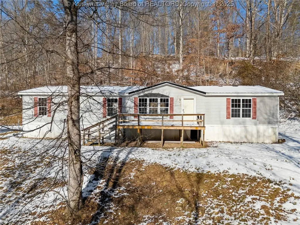 2584 Frogs Creek Road, Charleston, WV 25312 - Image #1