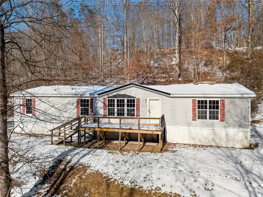 2584 Frogs Creek Road, Charleston, WV 25312 - Image #3