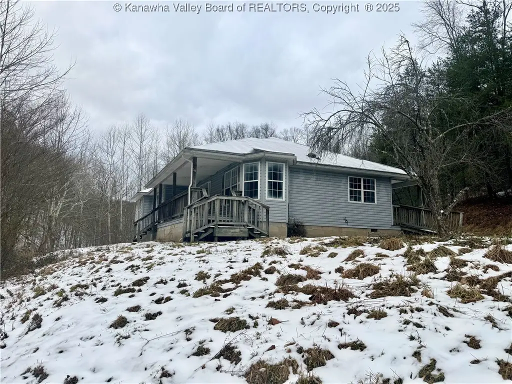 10013 Charleston Road, Clendenin, WV 25045 - Image #1