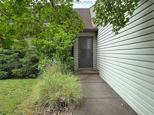 1302 Hunters Ridge Road, Charleston, WV 25314