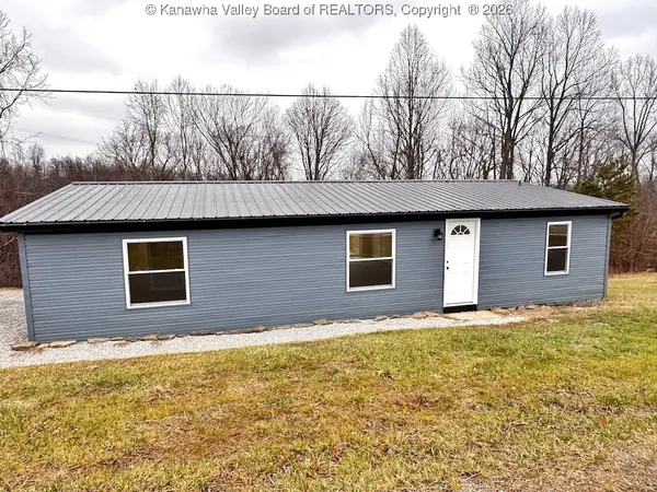 14736 Mclane Pike, Liberty, WV 25124
