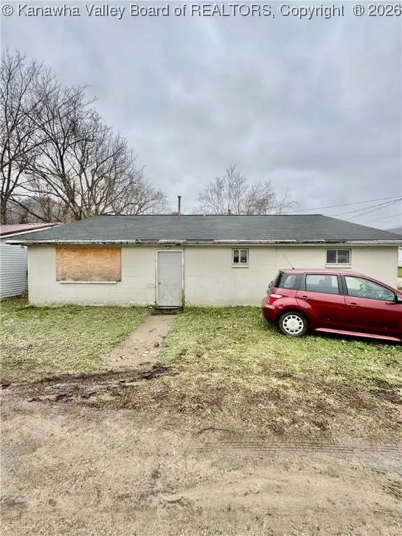 4902 Raven Drive, Charleston, WV 25306