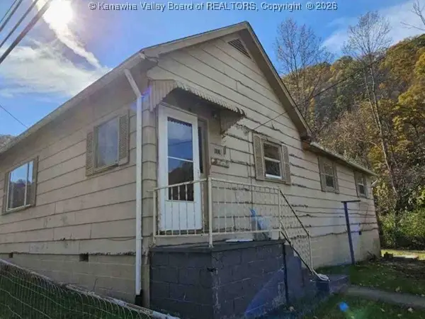 164 W Walnut Hill Road, Whitman, WV 25601