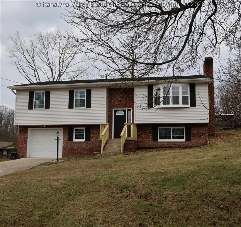 256 Pine Circle, Dunbar, WV 25064 - Image #1