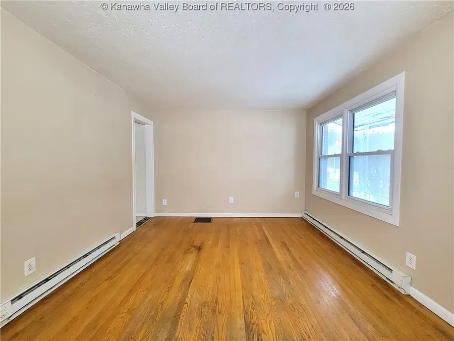 707 Flat Top Road, Shady Spring, WV 25918 - Image #2