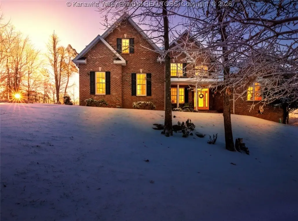 1028 Crestmont Road, Hurricane, WV 25526 - Image #1