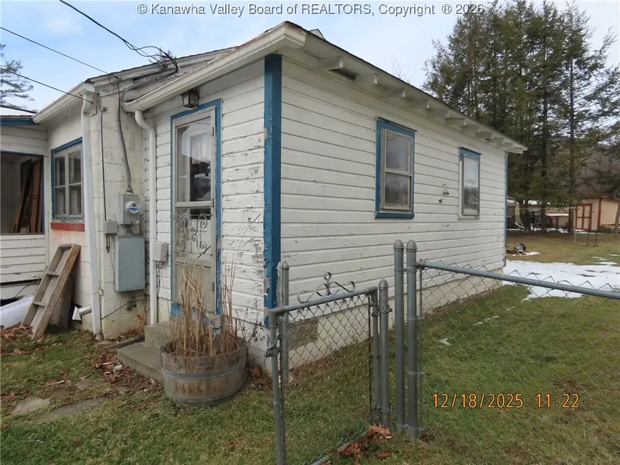 139 Young Street, Rupert, WV 25984 - Image #2