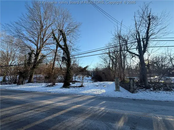 711 Kanawha Terrace, St Albans, WV 25177