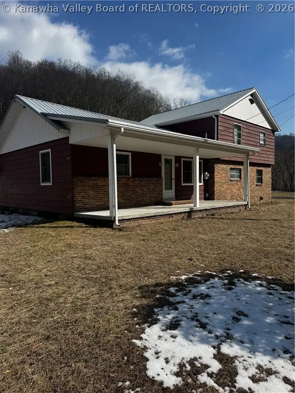 1134 Rt. 80 Highway, Gilbert, WV 25621