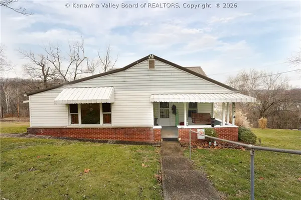 140 Roberts Road, Dunbar, WV 25064