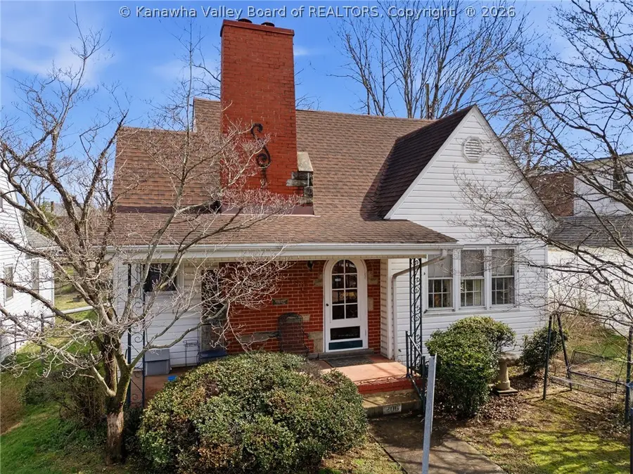 206 Carrington Court, Huntington, WV 25701 - #2