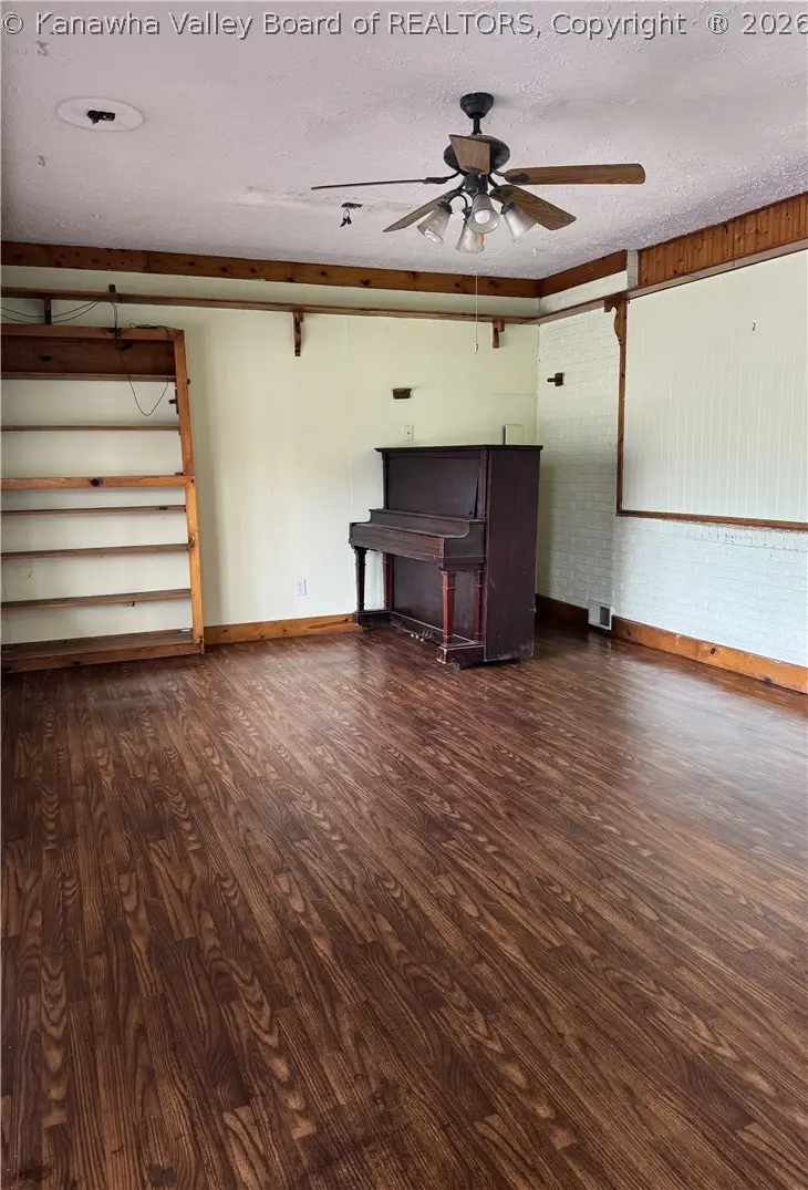 322 16th Street, Dunbar, WV 25064 - #3