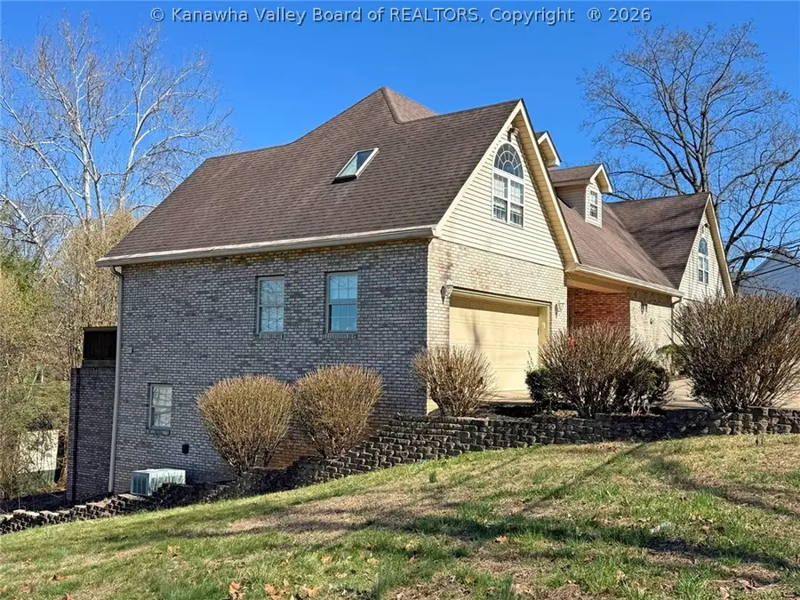 312 9th Avenue, Saint Albans, WV 25177 - #2