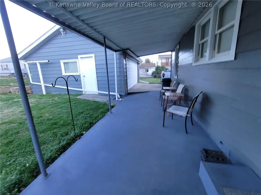 13510 Gatewood Avenue, Chesapeake, WV 25315 - #3