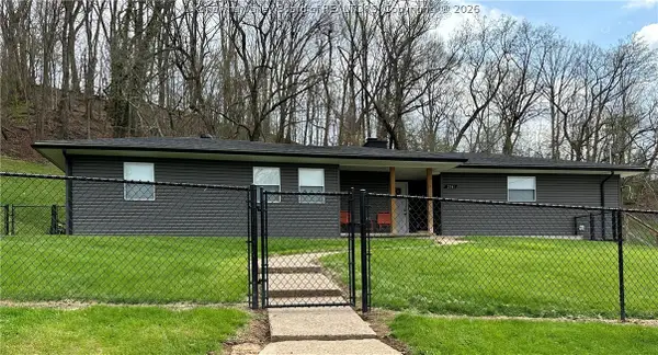 2761 Daniels Avenue, South Charleston, WV 25303