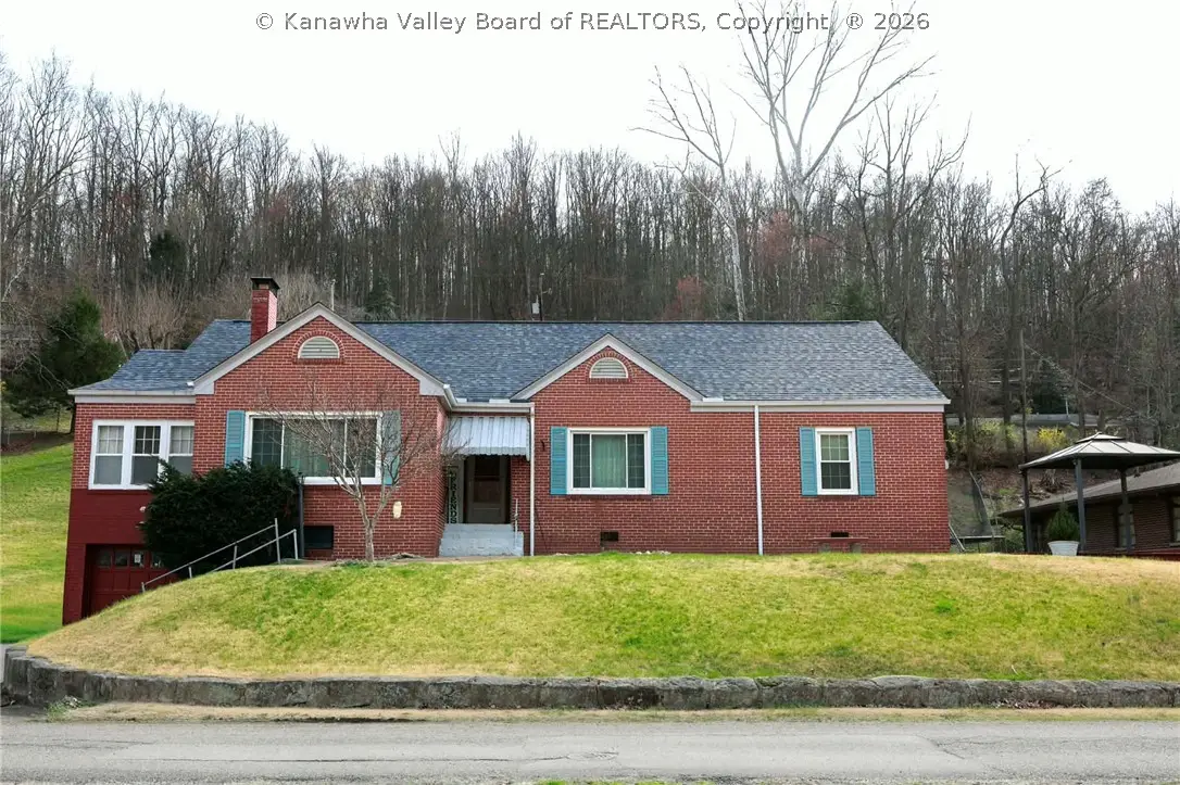 624 Kanawha Avenue E, Clendenin, WV 25045 - #1