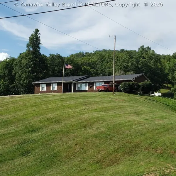 1551 Garretts Bend Road, Sod, WV 25564