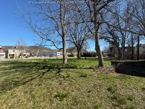 1547 Washington Street E, Charleston, WV 25311