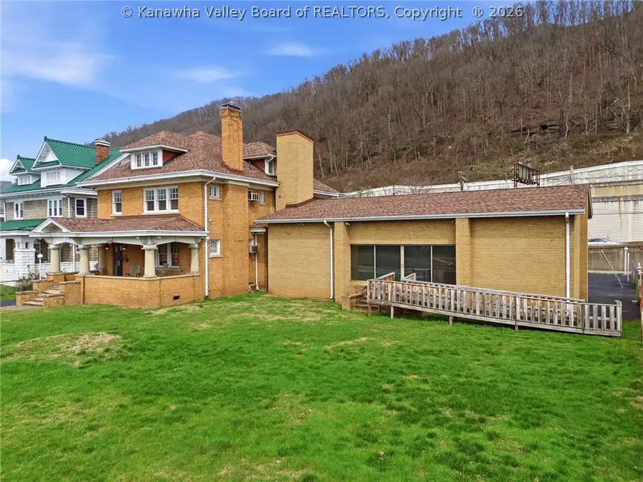 2512 Kanawha Blvd E, Charleston, WV 25311 - #2