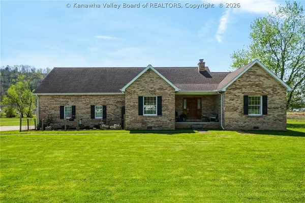 376 Cash Lane, Winfield, WV 25213