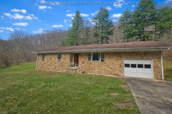 10829 Charleston Road, Walton, WV 25243