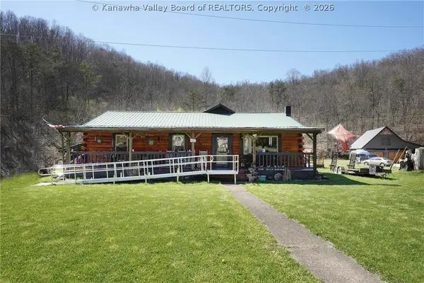 2844 Bowen Creek Road, Branchland, WV 25506