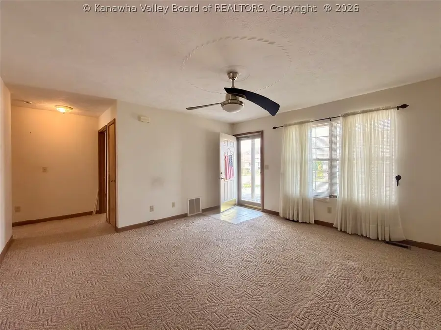 1701 Jackson Avenue, Saint Albans, WV 25177 - #3