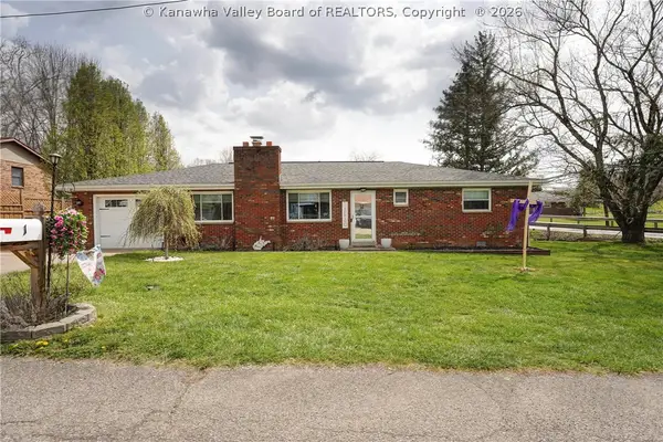 1 Hillcrest Drive, Teays, WV 25560