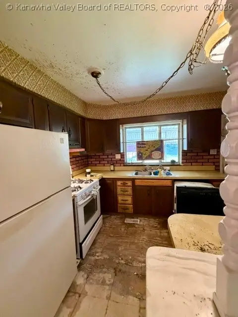 1438 Sattes Circle, Nitro, WV 25143 - #3