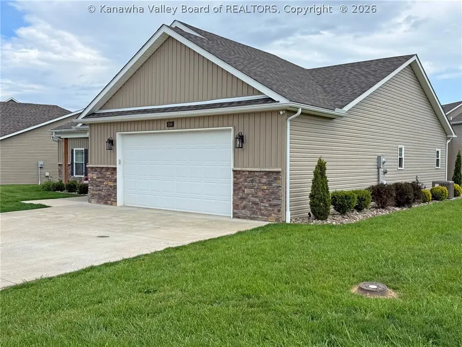 244 Steve Circle, Hurricane, WV 25526 - #3