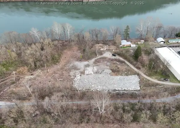 120 River Way Road, Cedar Grove, WV 25039