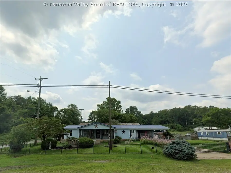 1164 Pike Street, Hartford, WV 25247 - #2