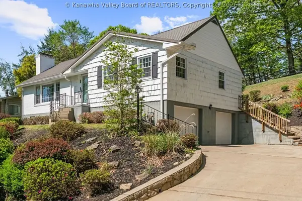 1529 Summit Drive, Charleston, WV 25302