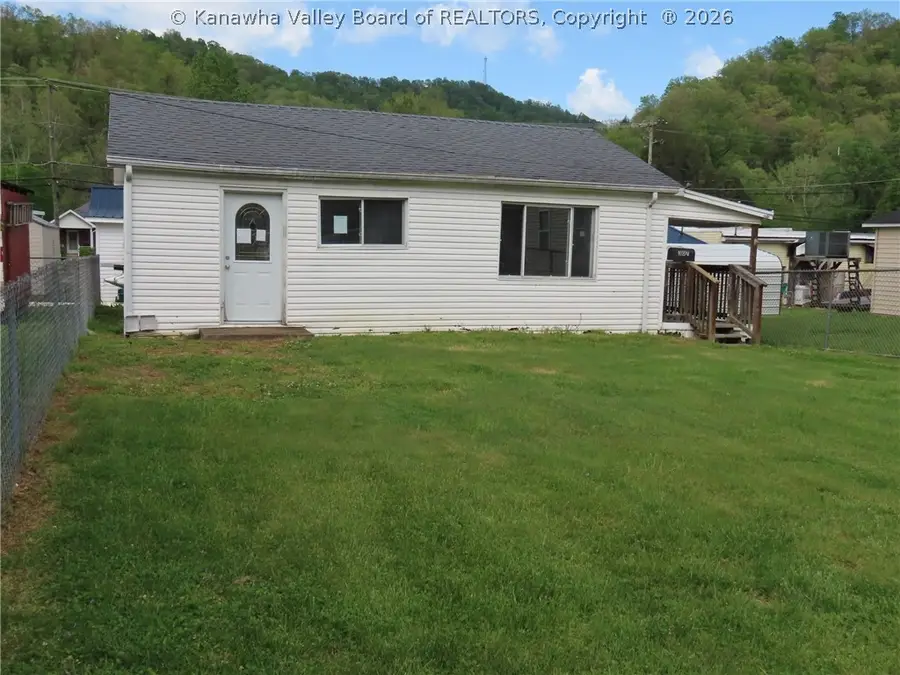 307 W 1st Street, Madison, WV 25130 - #2