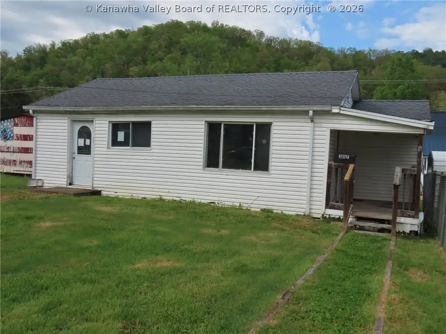 307 W 1st Street, Madison, WV 25130 - #3