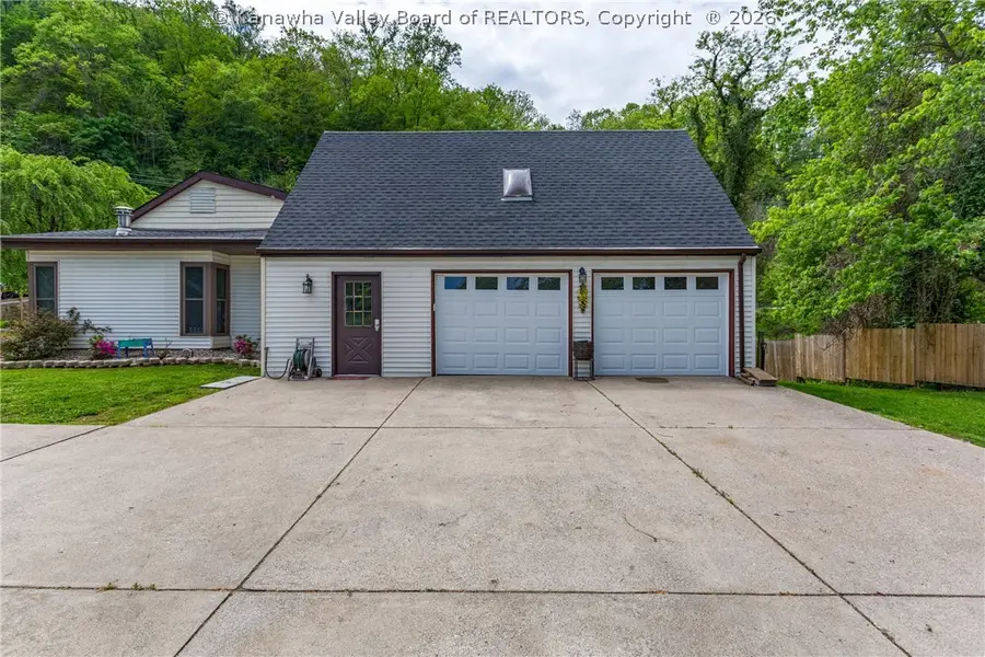 154 Strawberry Road, Saint Albans, WV 25177 - #3