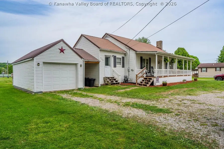 629 3rd Street, New Haven, WV 25265 - #3