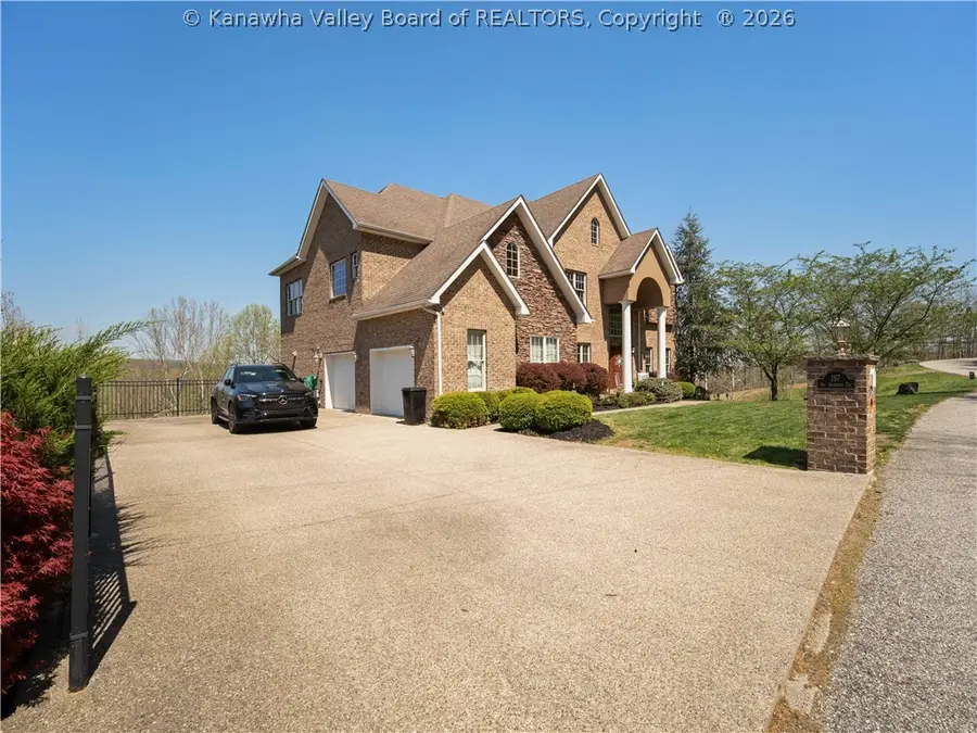 197 Saint Andrews Drive, Barboursville, WV 25504 - #2